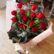 プロポーズに 1ダースの花束 プロポーズに 1ダースの花束